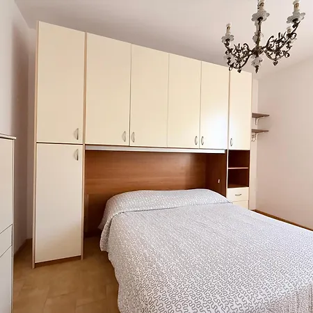 N034 - Con Terrazzo A Numana Lägenhet