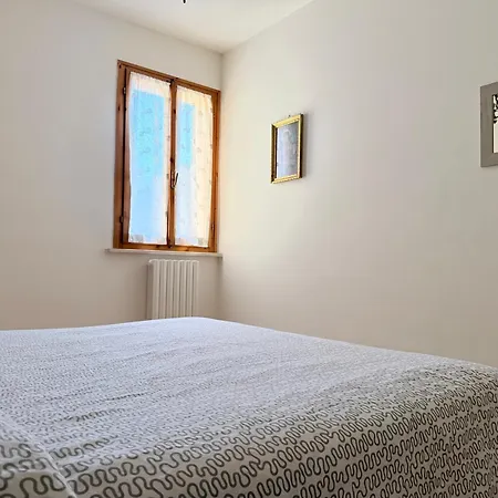 N034 - Con Terrazzo A Numana Lägenhet