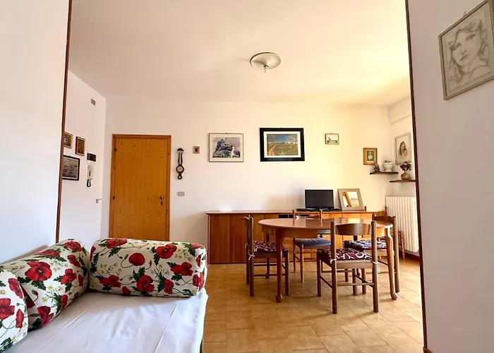 N034 - Con Terrazzo A Numana Διαμέρισμα *